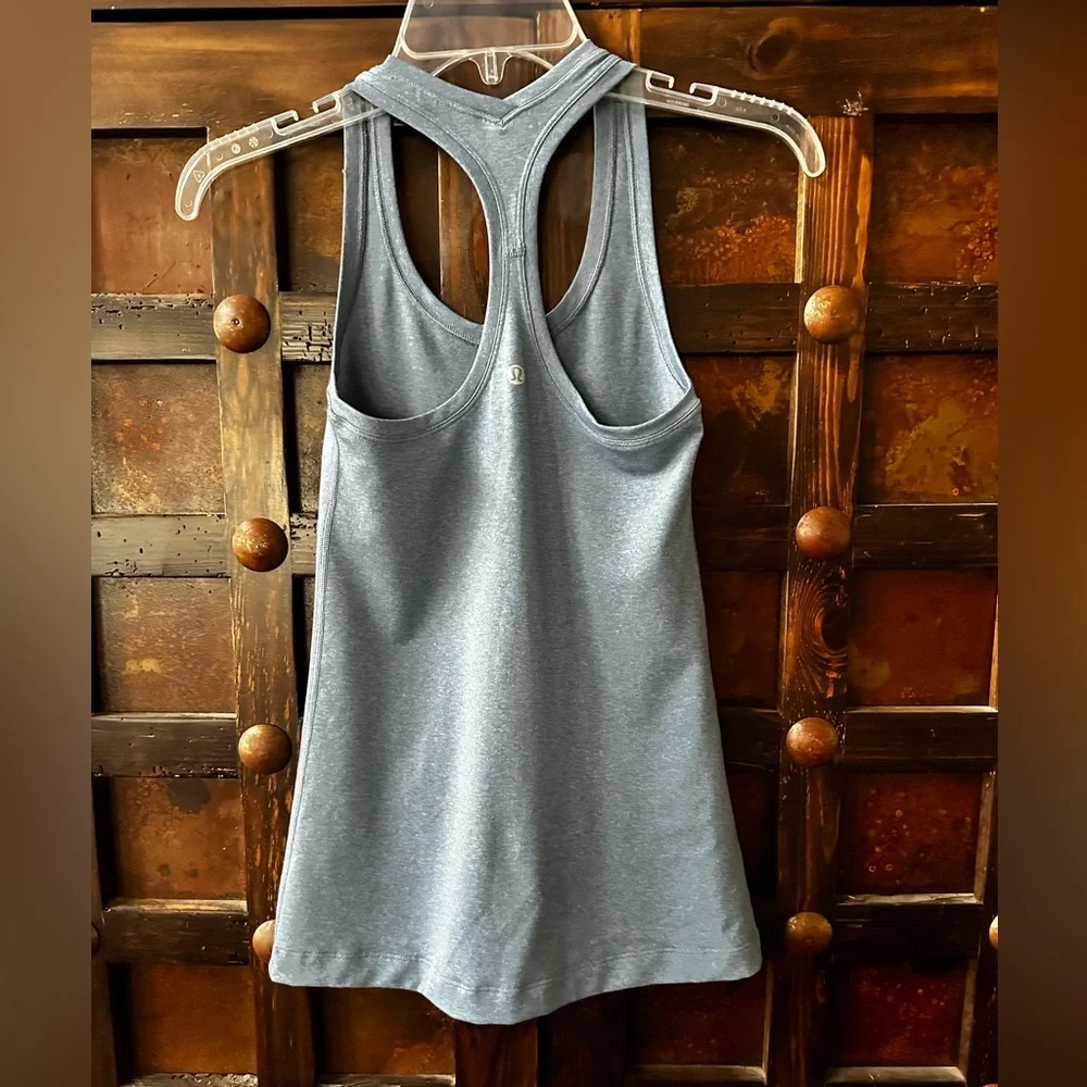 Lululemon Sz 4 Cool Racerback Tank Nulu Blue - Picture 1 of 7
